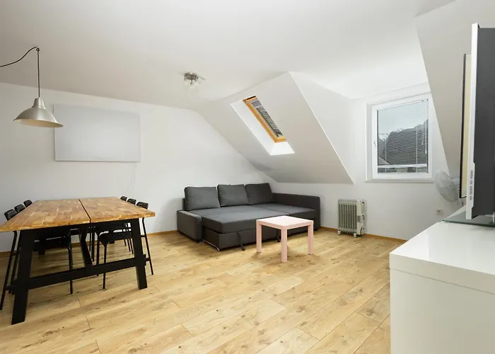 Svarun דירה בובק